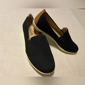 Life Stride 6.5M black Soft System Active Arch casual slip on shoes